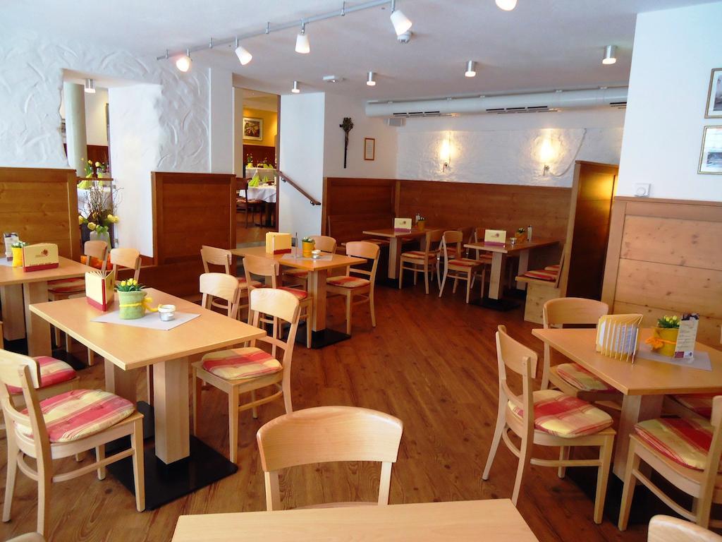 Hotel Gasthof Posthalter ツヴィーゼル エクステリア 写真